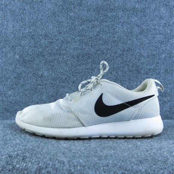 Nike Roshe Women Sneaker Shoes Gray‎ Fabric Lace Up Size 10 Medium - Picture 1 of 8